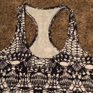 Lululemon women’s workout tank
